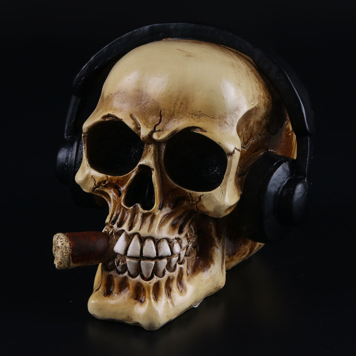 Earphone skull decoration home resin ornaments